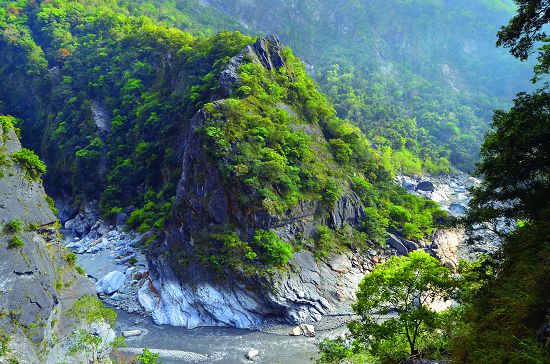 從綠水步道俯瞰立霧溪谷