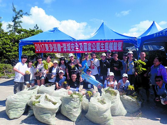 清除外來種,種植耐鹽抗旱的原生植物綠化東沙島