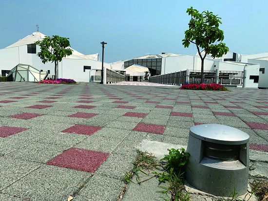 步道燈盡量採用低燈／台管處提供