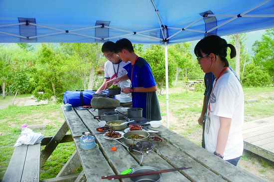 學習利用高山爐炊事技巧