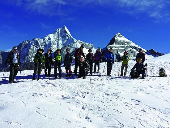 大姑娘山頂遠眺么姑娘山峰／鄭磊提供