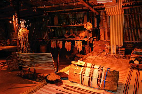 圖為布洛灣工藝展示館仿家屋擺置的實體展示,顯示出織布是家中女性重要的工作/太管處提供(林茂耀攝)