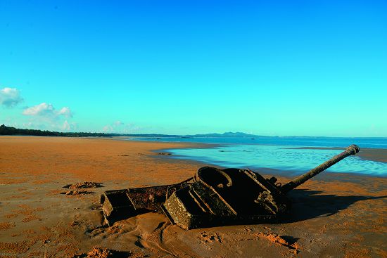 歐厝沉陷沙中的戰車
