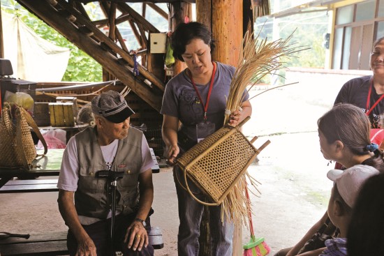 傳統黃籐編織工藝的說明