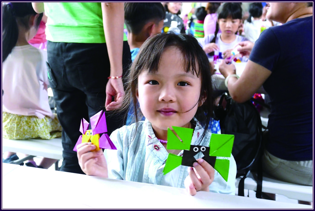 動手勞作也是一種親近自然的途徑/鄭清海 攝