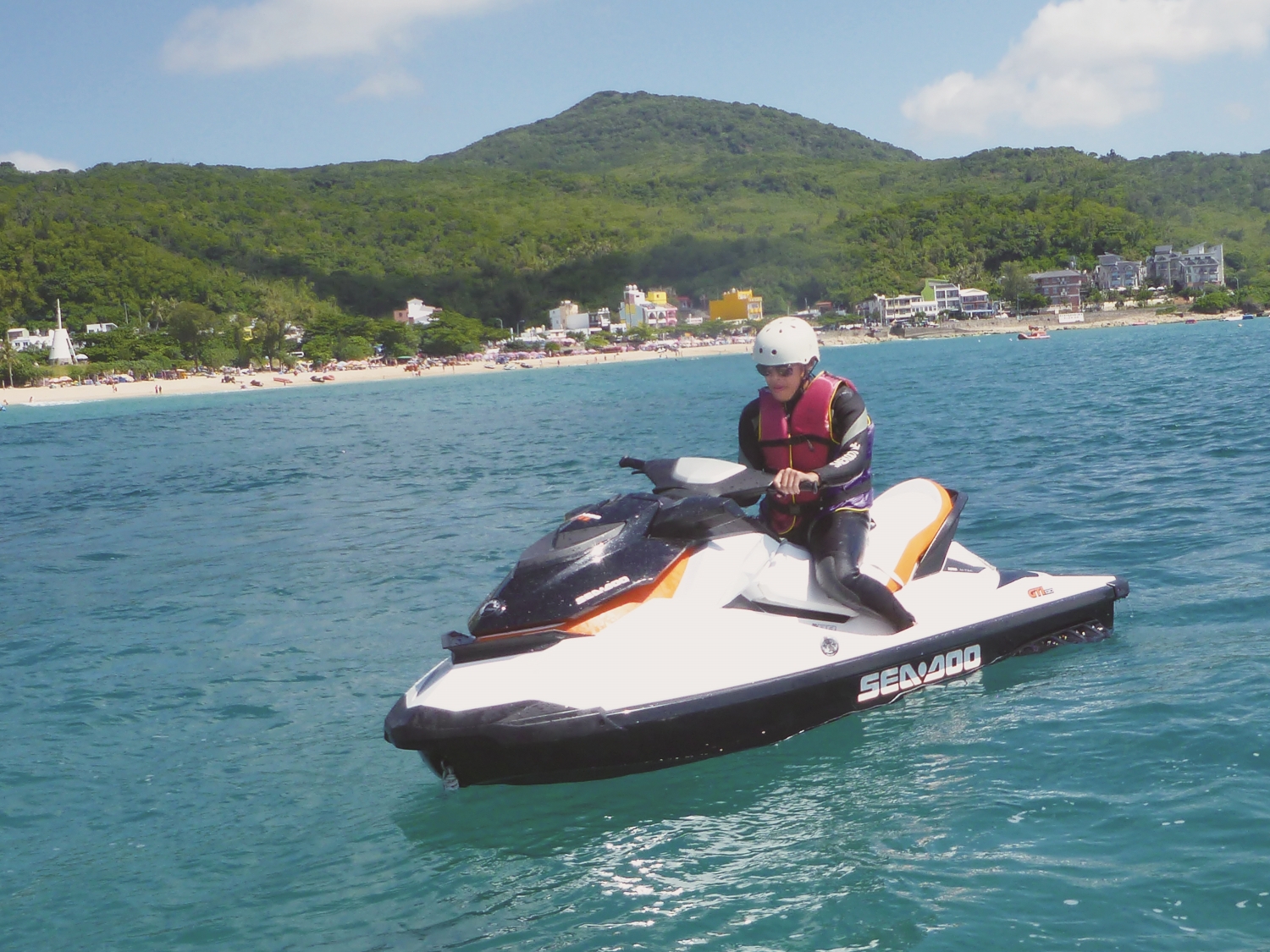 考取水上摩托車駕照前，必須先取得開放水域救生員資格／楊政峰 提供