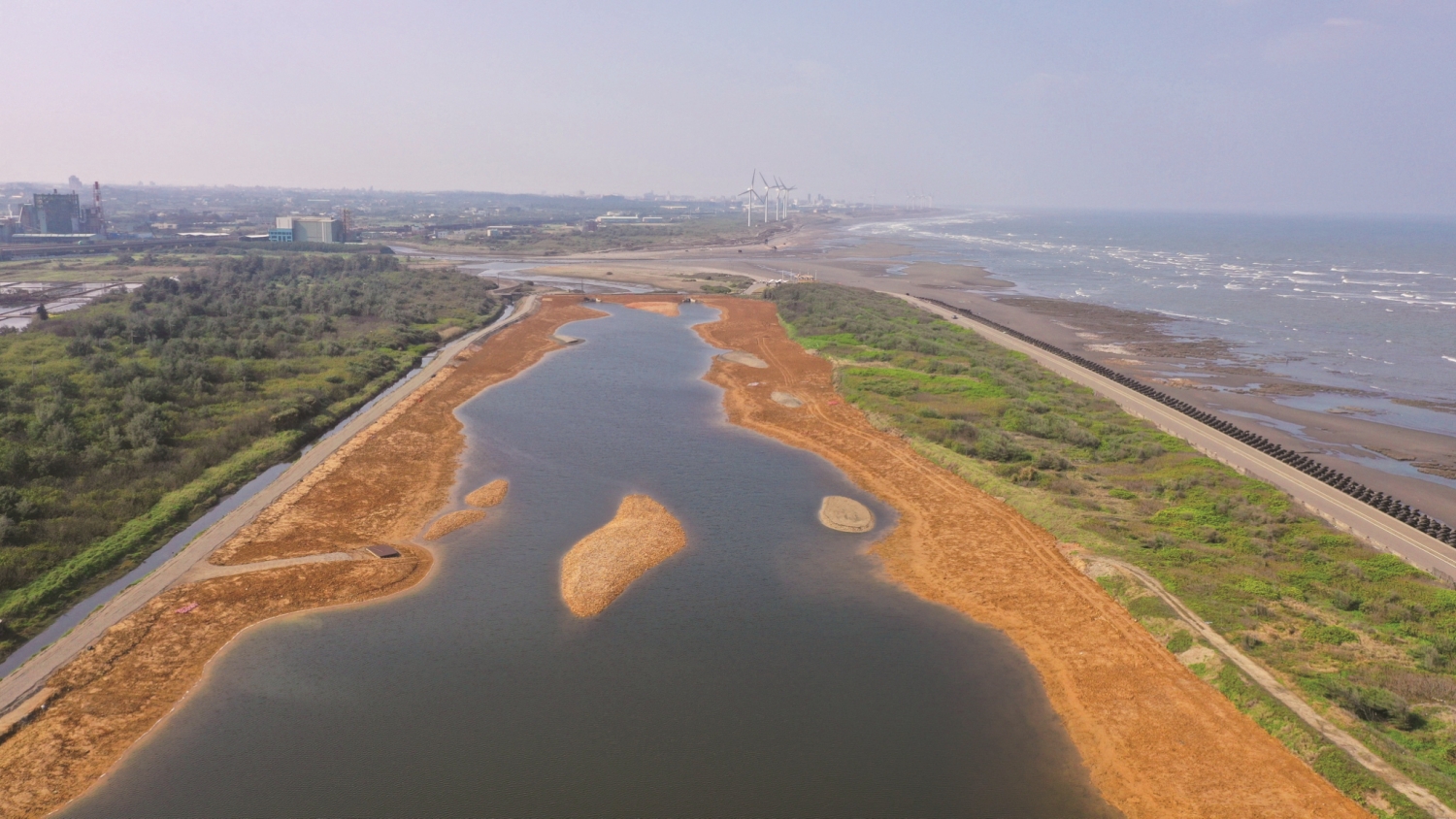 3.精確的回填高程控制下，無需施加任何動力，就能讓濕地自然感潮