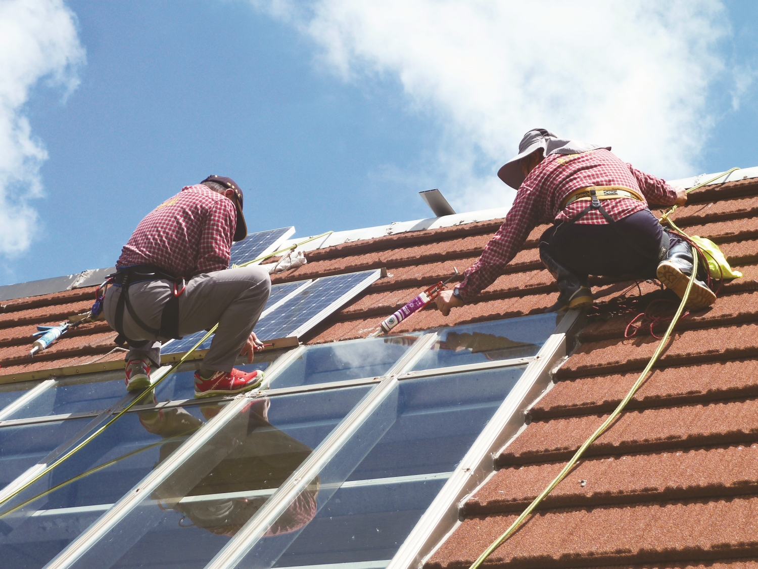 南湖圈谷山屋進行漏水修繕／太管處 提供 