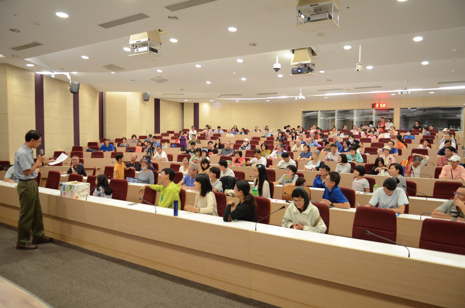 「山嶺雪霸好森活系列講座」深受喜愛，聽講者參與情況相當踴躍／雪管處 提供