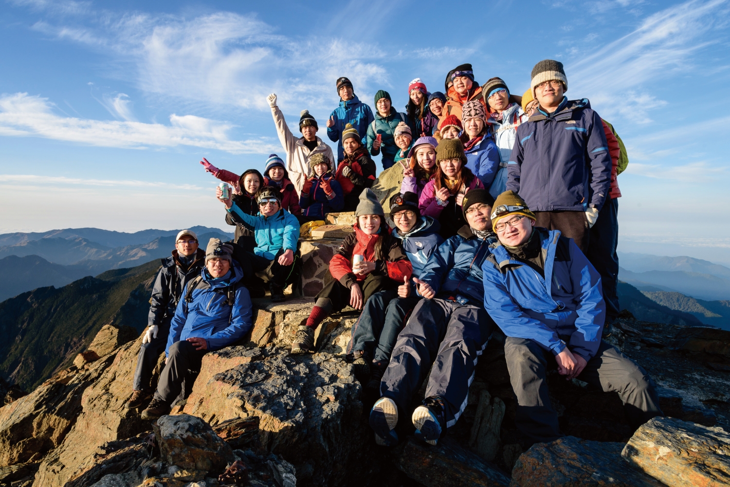 登上玉山山頂的成就感不是結束，而是繼續造訪臺灣山林的下個起點／聯詠科技 提供