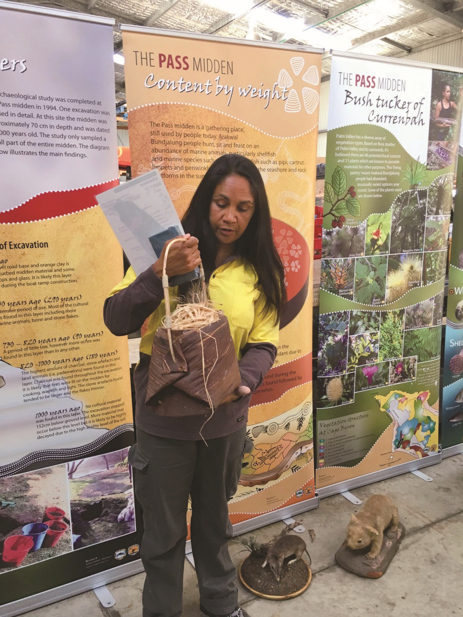 原住民解說員透過吟唱古調、製作文物等方式展現文化自信，也更有影響遊客的感染力／內政部營建署國家公園組 提供
