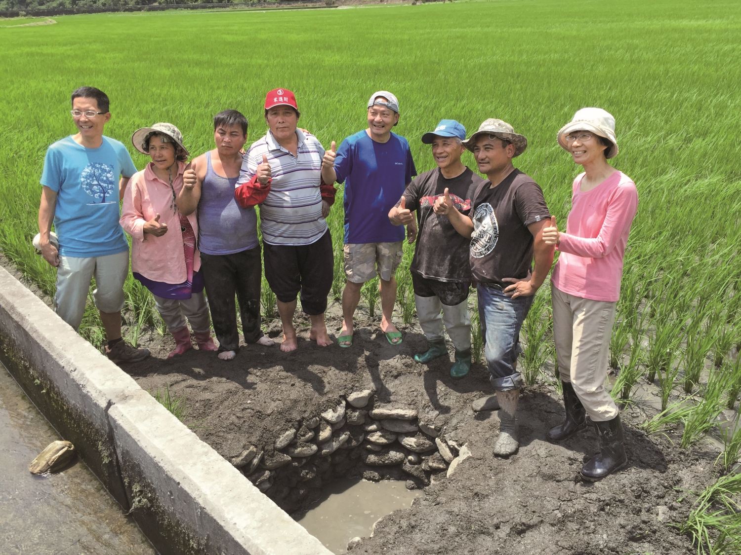 人們臉上的笑容，象徵著生態與農業間的平衡／ 慈心有機農業發展基金會 提供