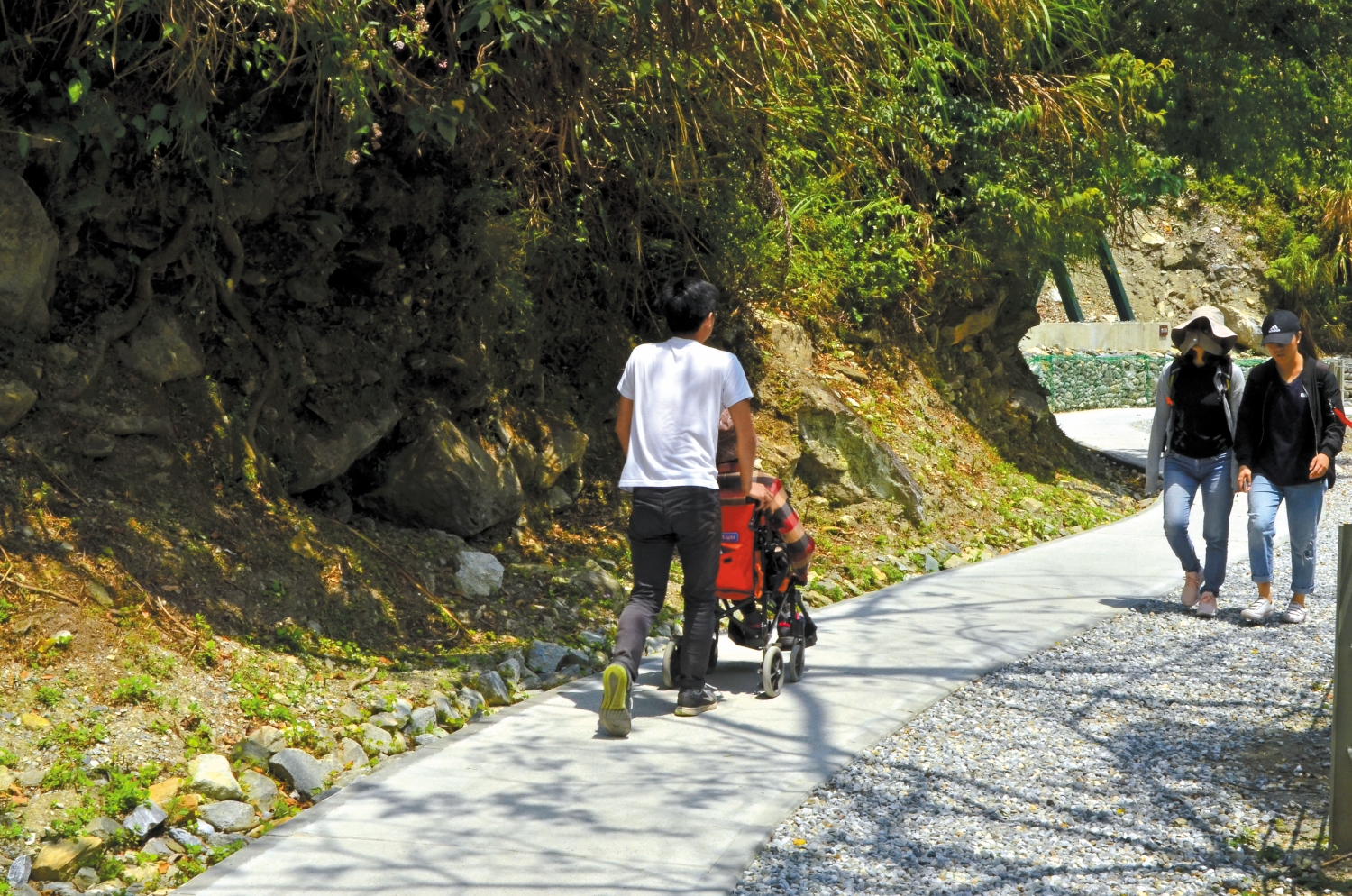 2025 年將邁入「超高齡社會」的臺灣，需要更多無障礙設計提供年長者自主活動的可能／內政部營建署 提供