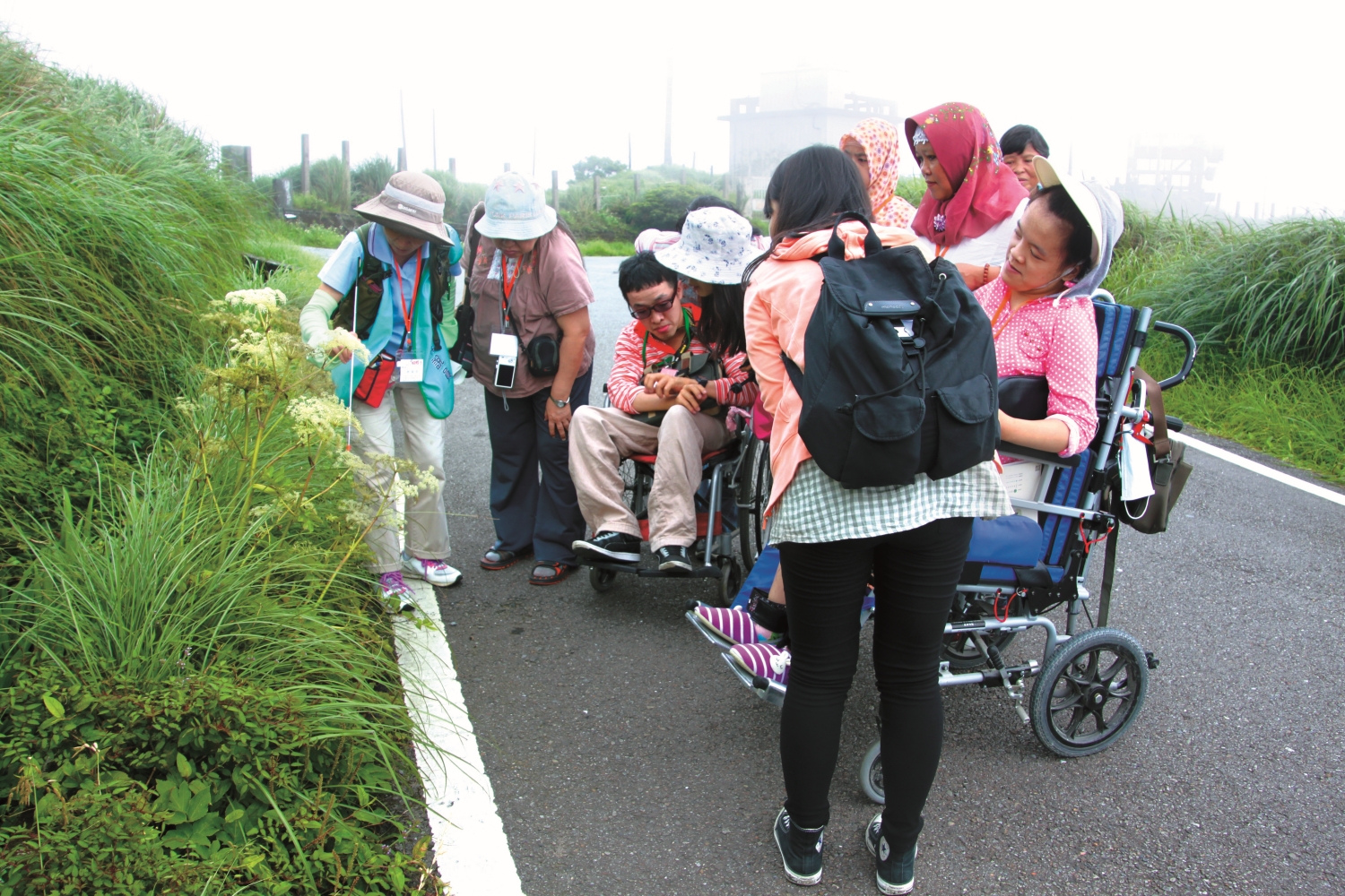 為身障者進行蝴蝶生態導覽／陽管處 提供