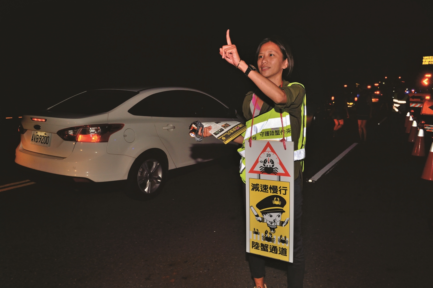 在志工隊中,大家不分年齡、背景,一同構思兼具趣味和教育性的活動內容/墾管處 提供