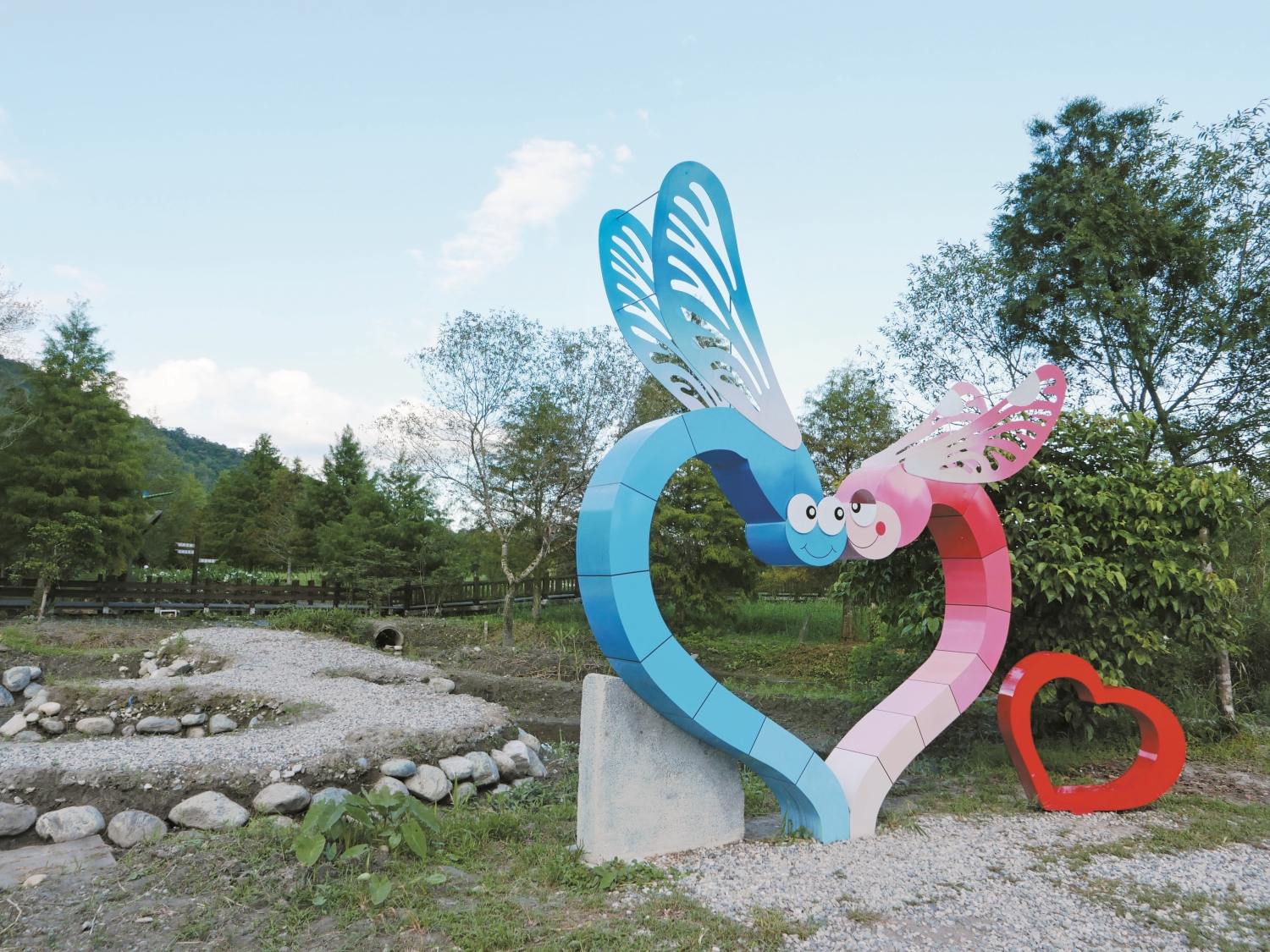 馮先鳳點出：未仔細思考馬太鞍濕地環境脈絡就引進過多的建設，對於濕地景觀而言未必是加分／呂慧穎 攝