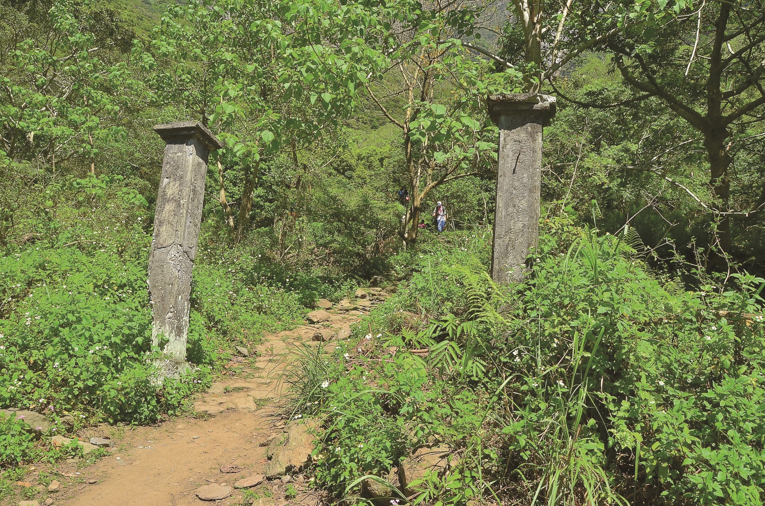 現存的巴達岡駐在所門柱/林茂耀 攝