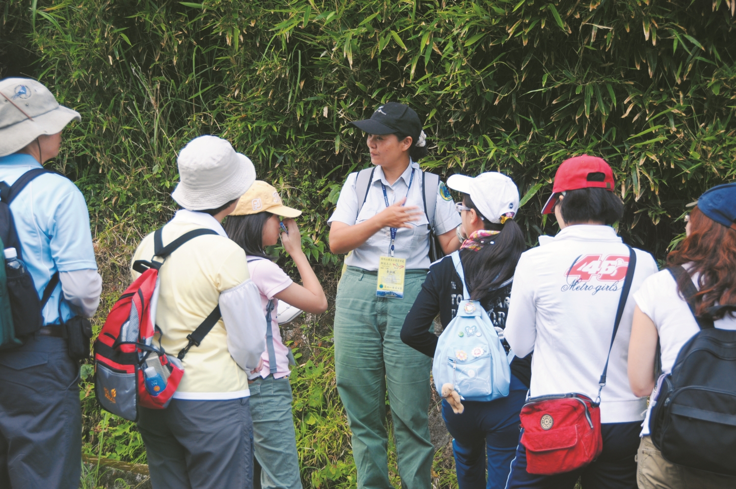 在解說員帶領下,更能感受眼前生命與環境的珍貴/陽管處 提供(林永發 攝)