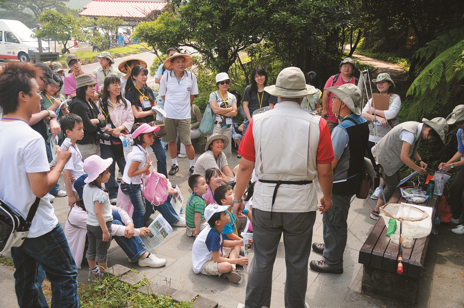 民眾透過參與國家公園的賞蝶活動,學習親近自然的正確態度/陽管處 提供(林永發 攝)