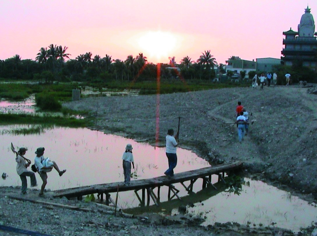 洲仔舊照中有著濕盟以及洲仔濕地在地深耕、樂在自然的經營精神/臺灣濕地保護聯盟 提供