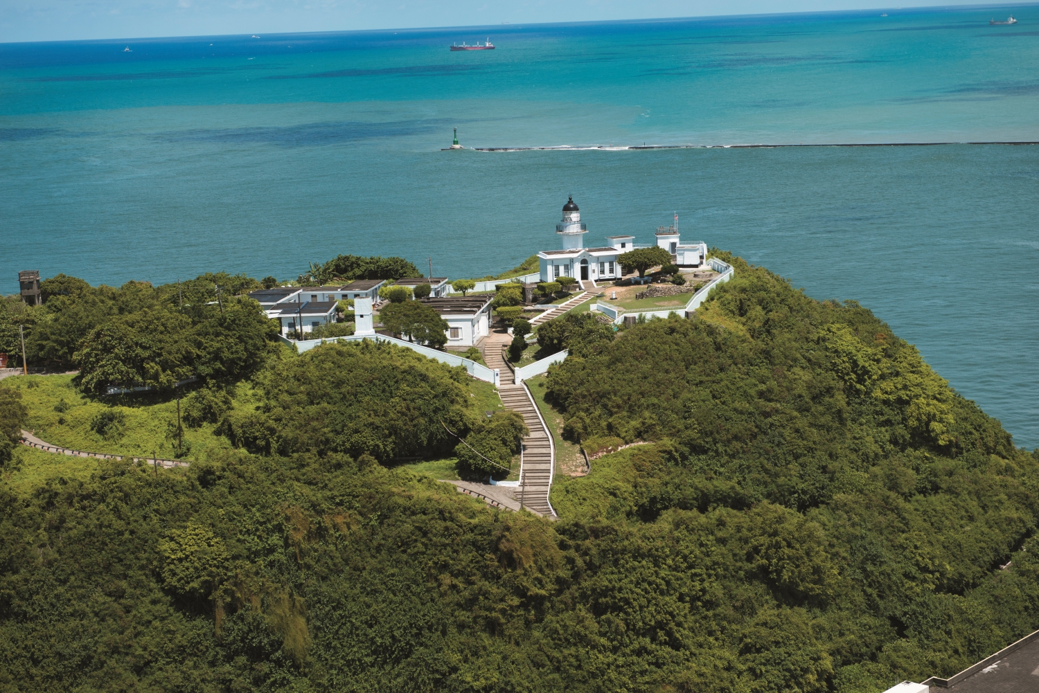 山與海的寬闊尺度能夠打開身體感官與眼界/自管處 提供