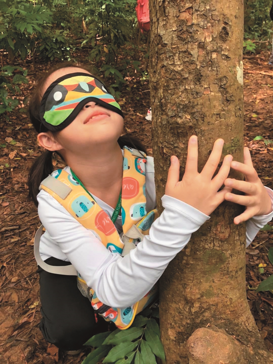 遮蔽視覺,以嗅覺、觸覺重新認識自然,讓學員印象更加深刻/自管處 提供