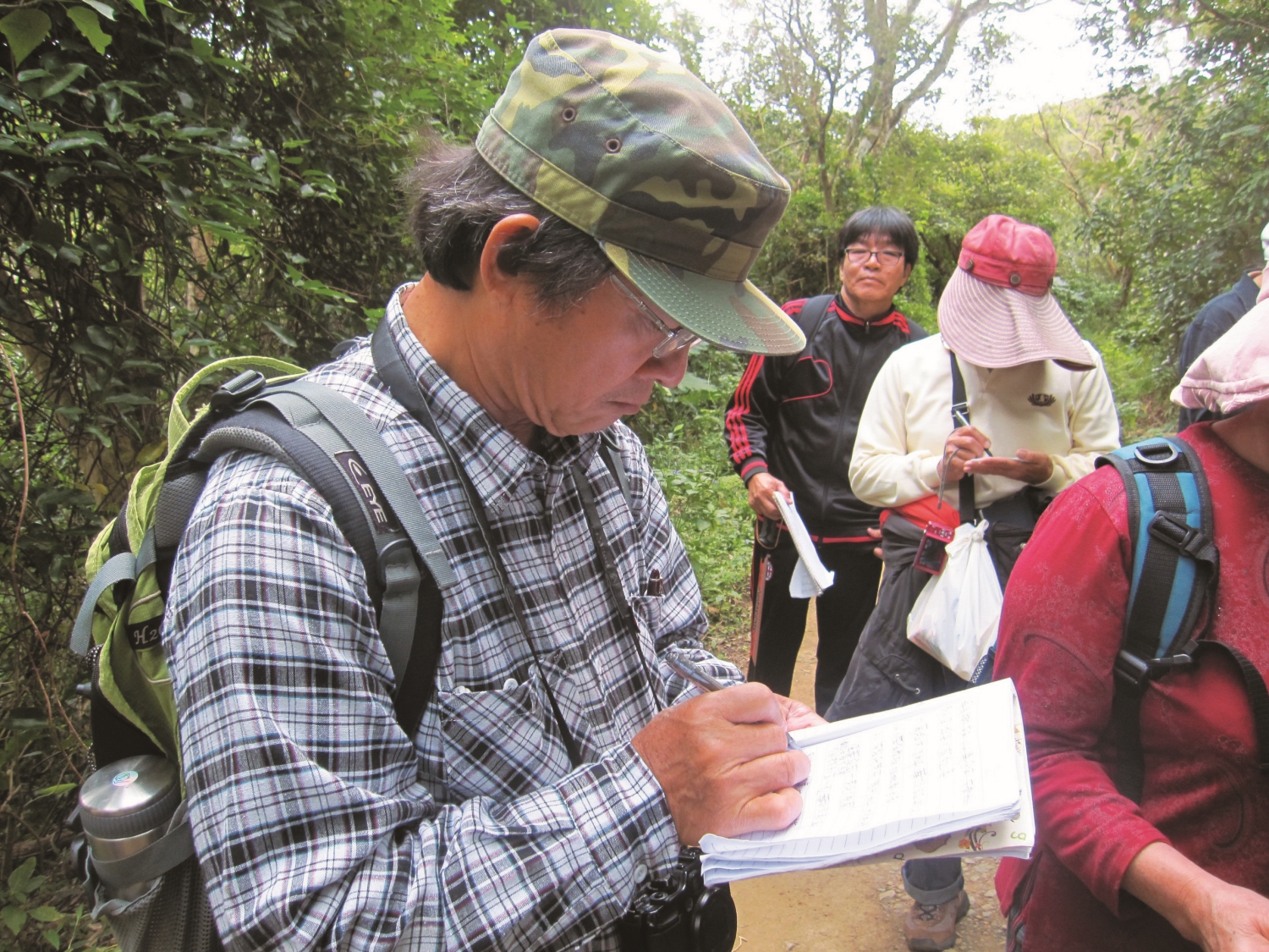被教育部認可的「半島解說員」課程與考核十分嚴謹，學員也毫不鬆懈，為取得認證努力／屏南社大 提供