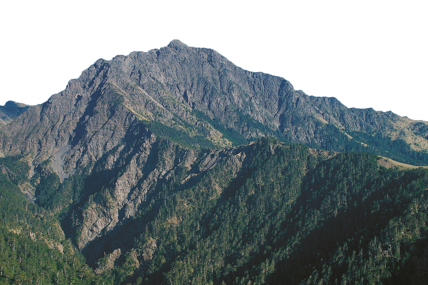 自審馬陣山草原眺望南湖大山/ Peellden 提供(來源:https://commons.wikimedia.org/wiki/File:NanhuMountain_02.jpg)