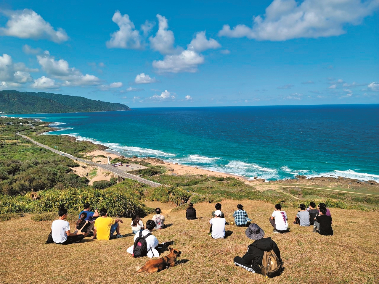 僅僅是遠望湛藍海洋，身心便能覺得平靜／墾管處 提供