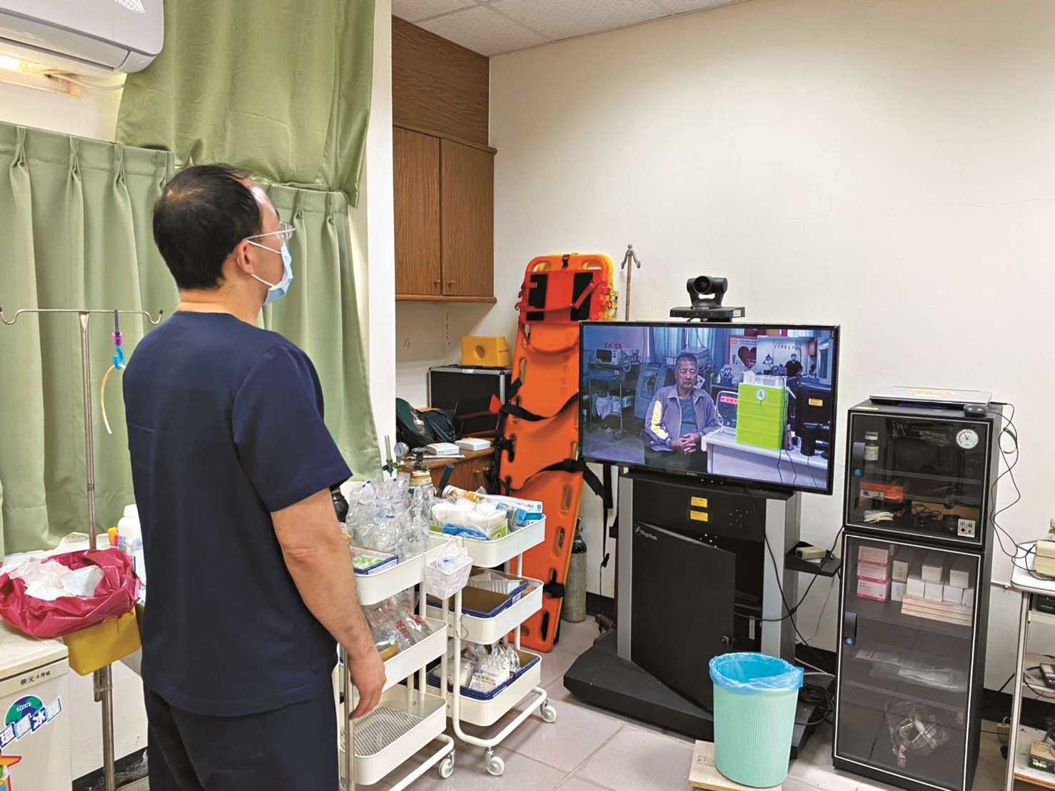 現在透過視訊，能提供離島更便捷、即時的醫療服務／吳文和 提供