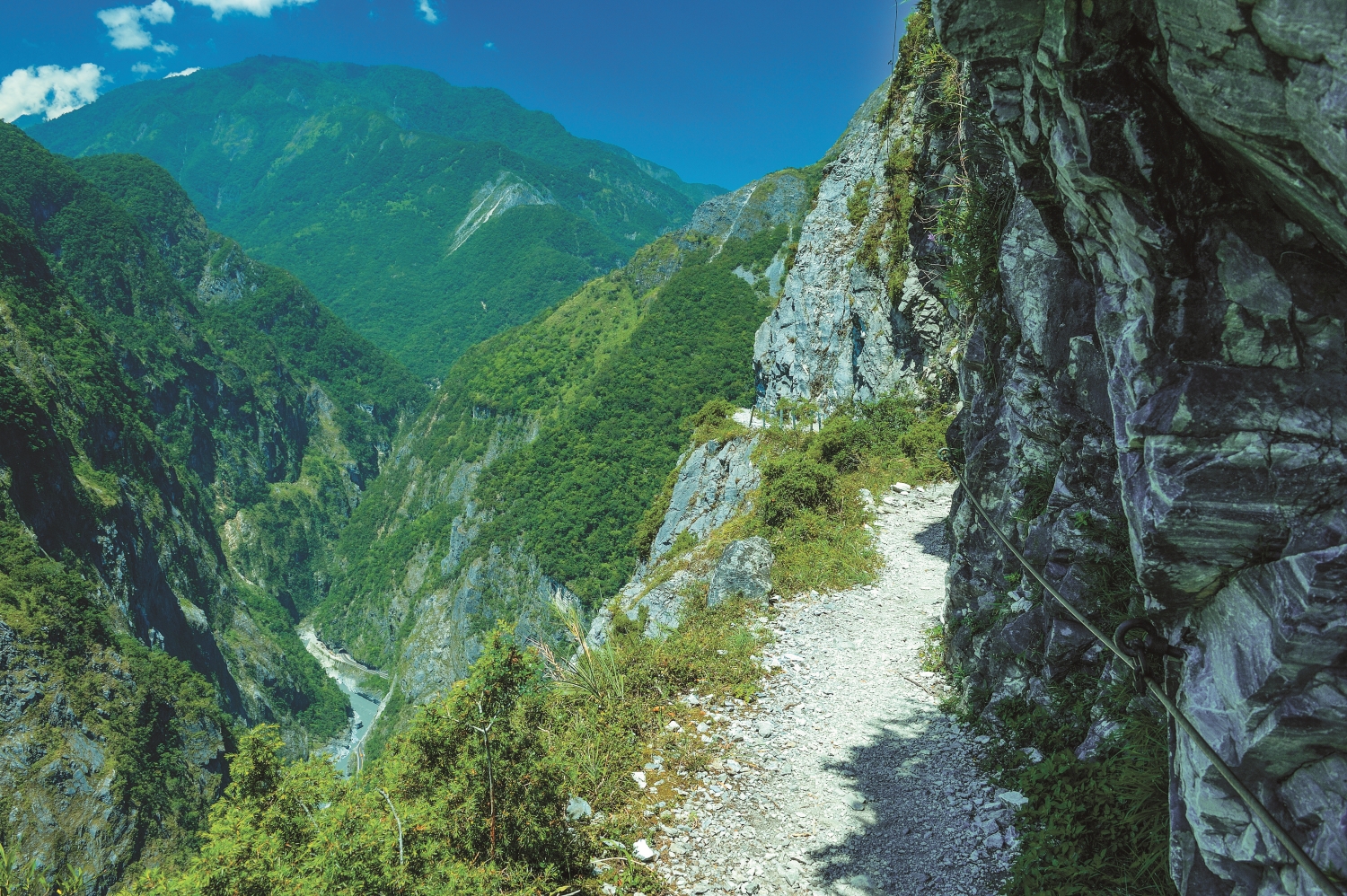 在各界的齊心努力下，終止了立霧溪發電計畫，也成立了太魯閣國家公園／何小綠攝