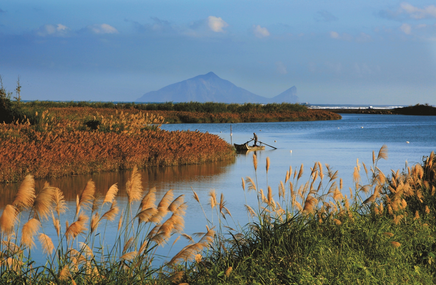 風景如畫、生態豐富,更有由來已久的漁業經濟活動,造就蘭陽溪口濕地特殊的景緻/宜蘭縣政府文化局 提供