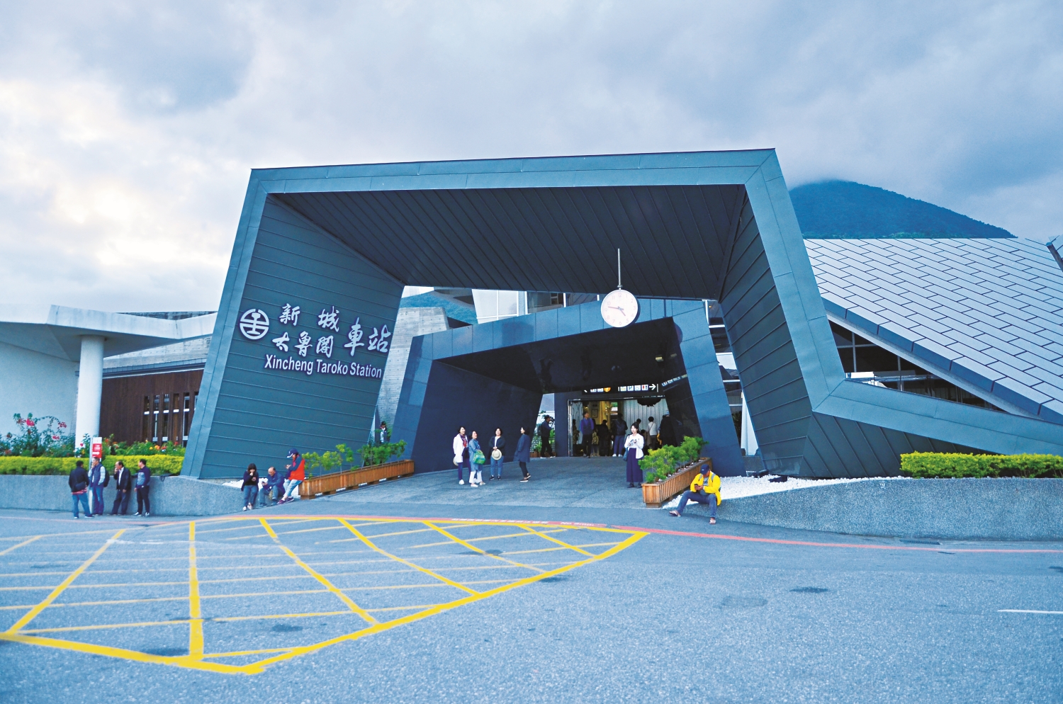 如山巒般起伏的車站造形／太管處 提供
