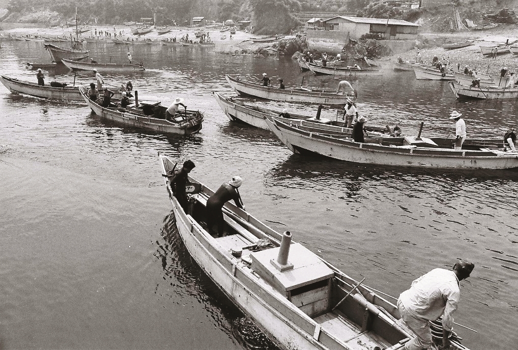 70 年代的海女出漁照/鳥羽市立海の博物館 提供