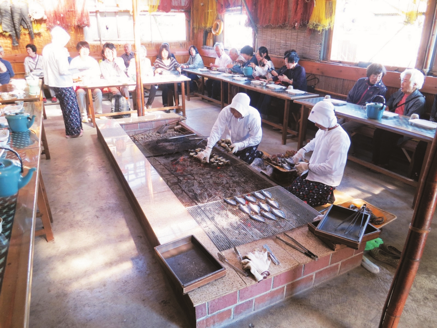 接待觀光客的海女小屋/鳥羽市立海の博物館 提供