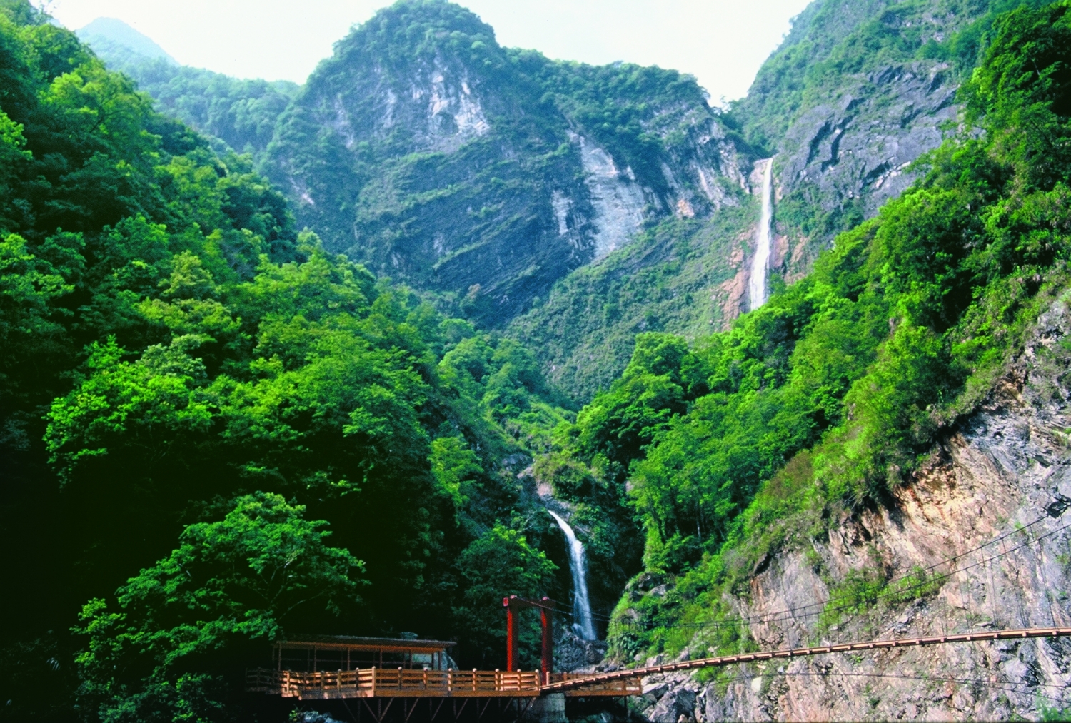 終止立霧溪水力發電計畫而保有的白楊瀑布/王鑫 提供