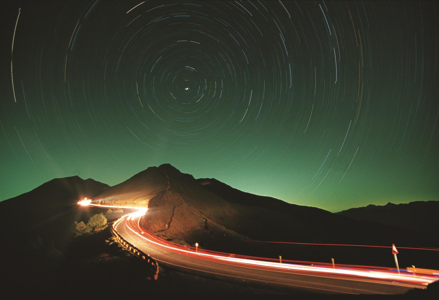 Star trails taken at Mt. Hehuan./ Provided by Taroko National Park (Photo by Ming -Yui Lin)