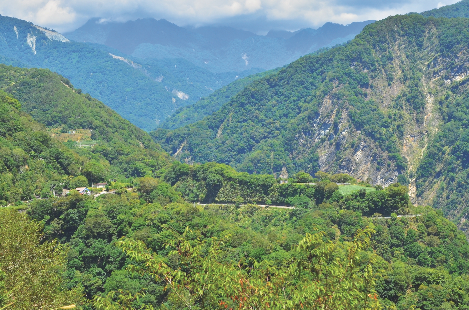 當生態系統崩壞，依賴環境生存的人類無法獨善其身（圖為西寶聚落）／林茂耀 攝