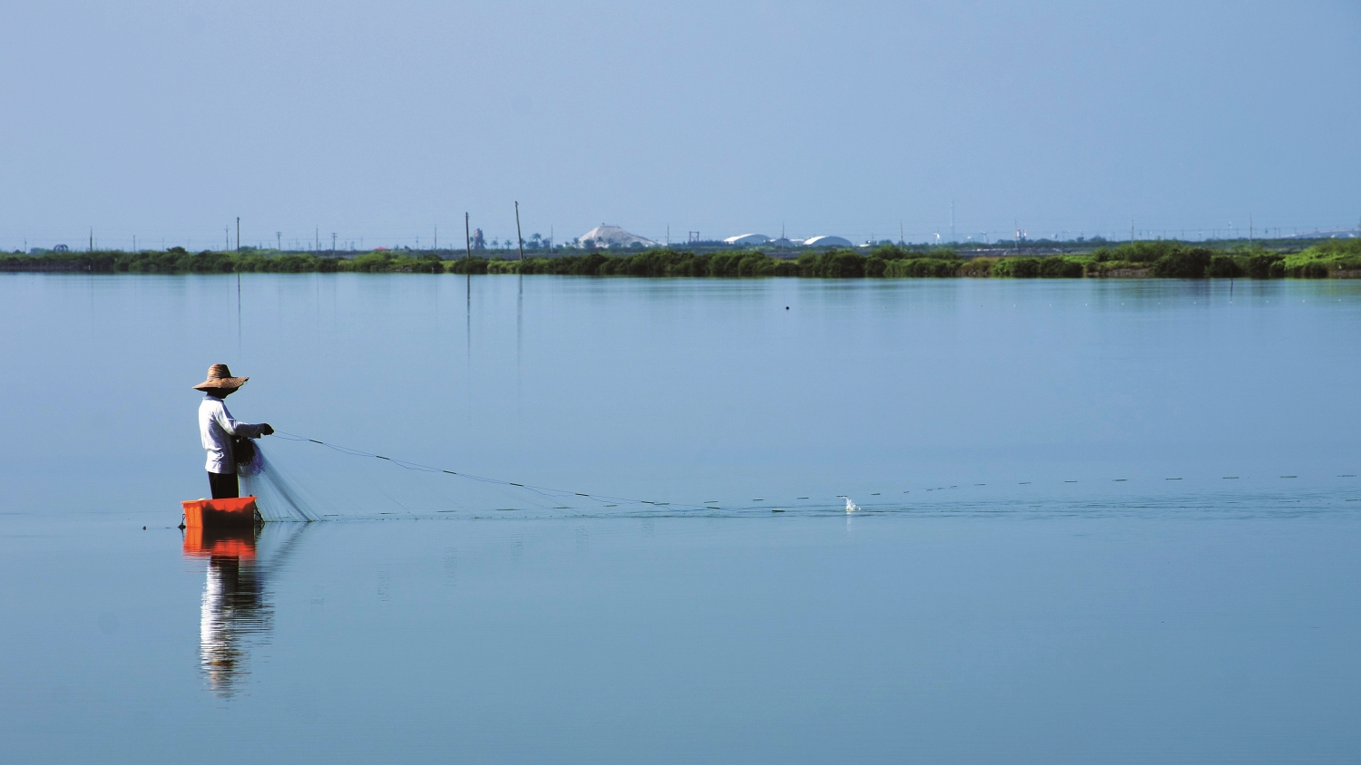 時光荏苒，餵養了幾代人的魚塭至今仍為在地人帶來生活的盼望／台管處 提供