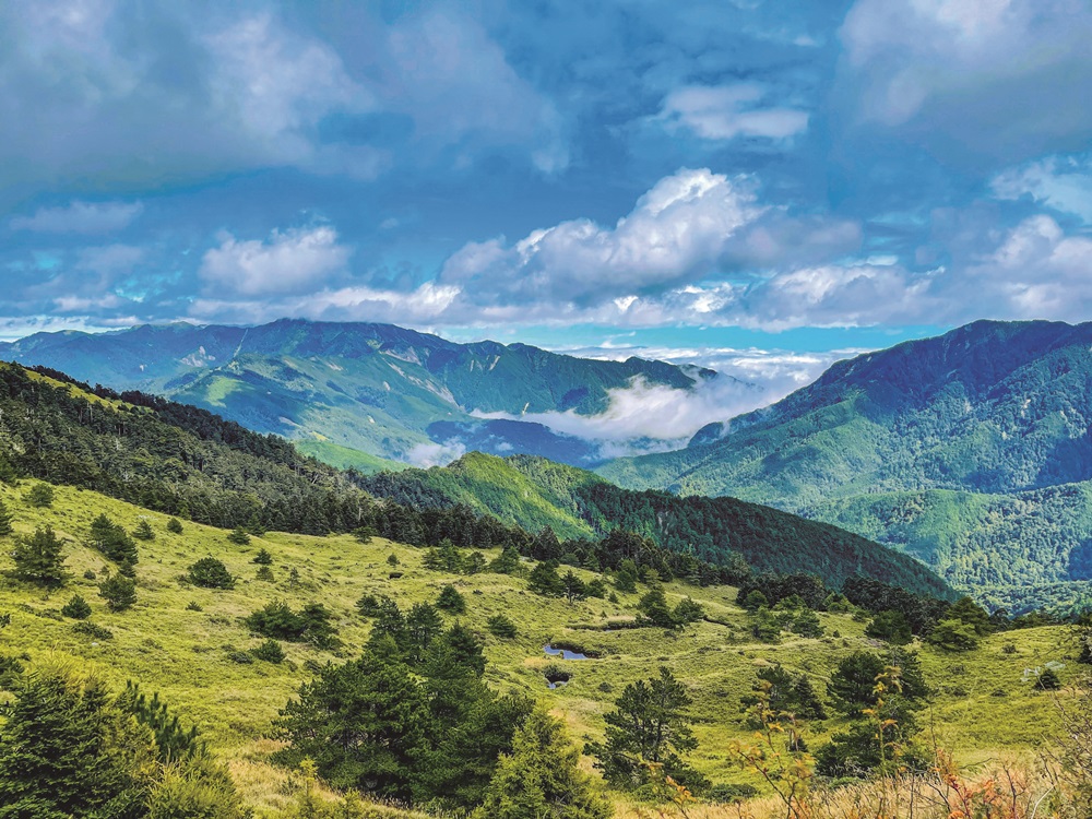 ｜變化萬千的高山型國家公園，吸引著無數登山客前往朝聖／旅行老施　攝於小奇萊
