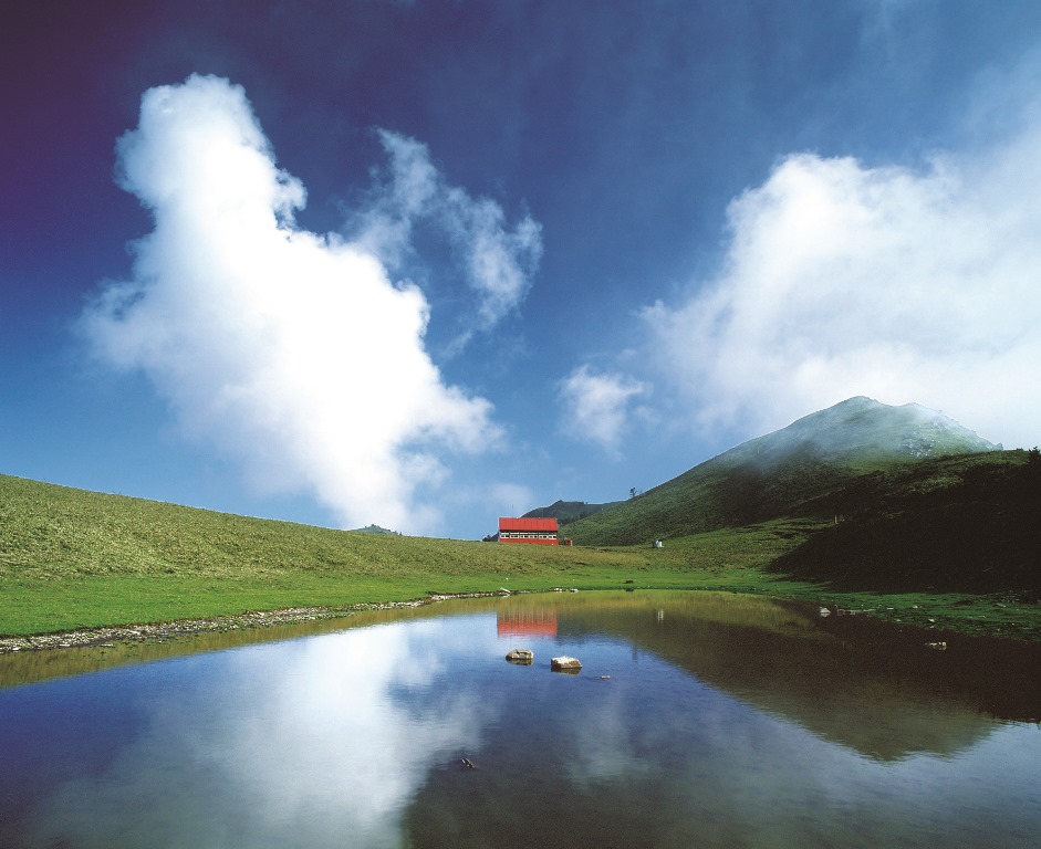 大水窟倒映著天上的雲朵／蔡文科 攝