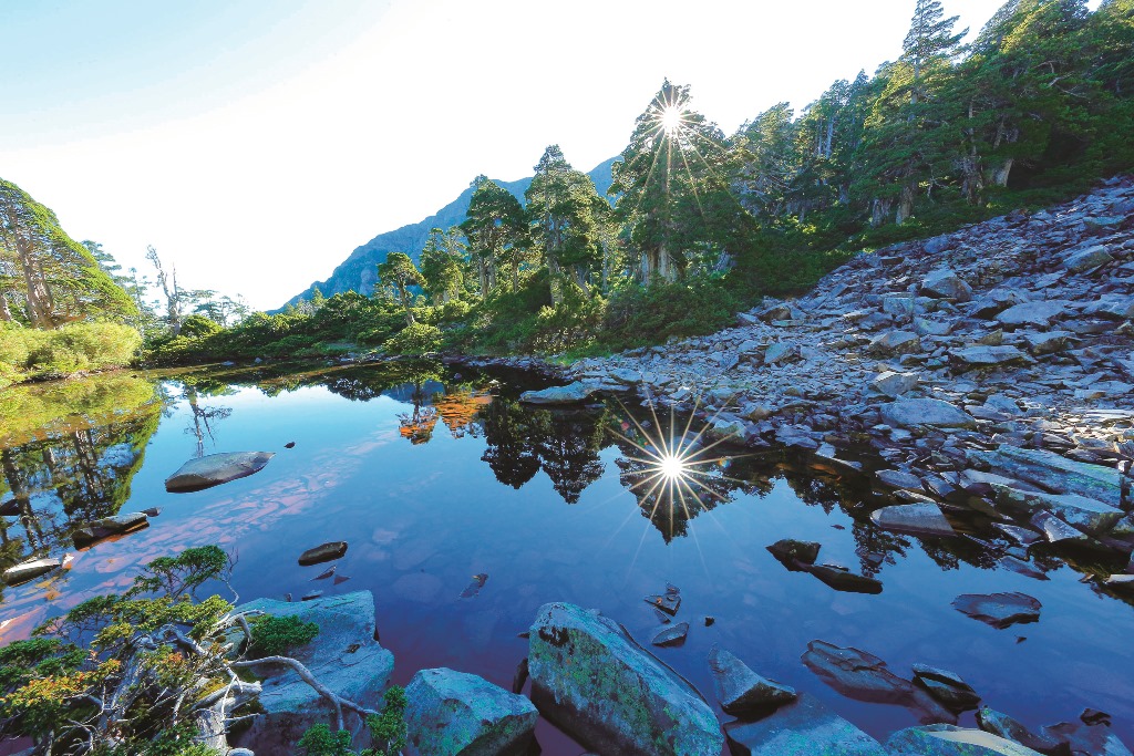 號稱終年不涸的翠池，是上天送給行山人與動物們最好的禮物／廖玉蕙 攝