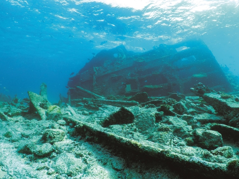 ｜東沙島西側外海沈船遺跡／蘇淮 攝
