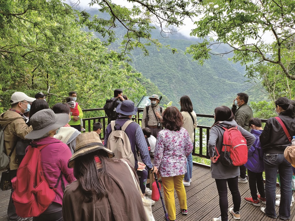 三代同遊國家公園 (繽紛太魯閣—賞花探祕山月之約)