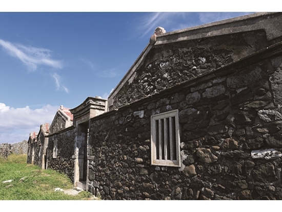 ｜東吉嶼聚落可見以在地硓?石築起的特色傳統民居／海管處 提供