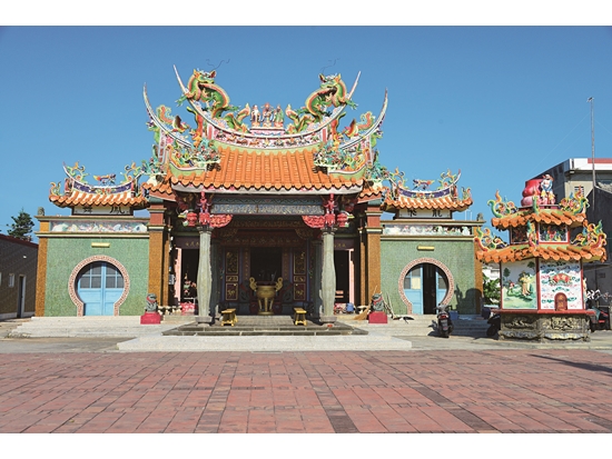 ｜雕飾精細的啟明宮，是東吉人的信仰中心／海管處 提供