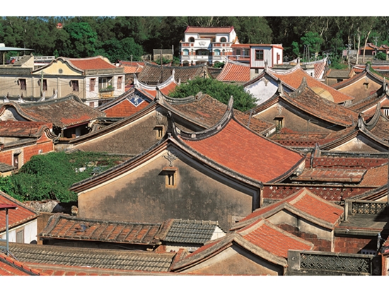 位於金門島中部的瓊林，為金門最大規模的古厝聚落／金管處 提供