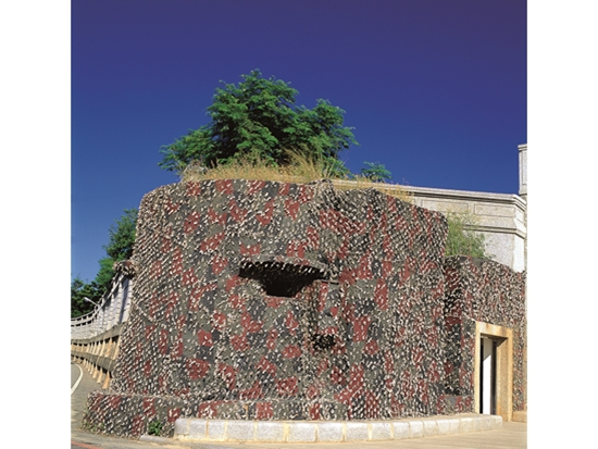 不僅有高度軍事化的地景，戰地生活也成為金門的集體記憶