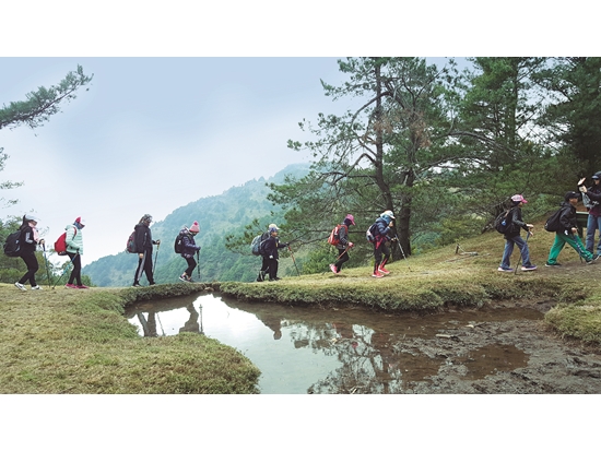 環教講師會依報名學員的年齡和腳程調整路線／玉管處 提供