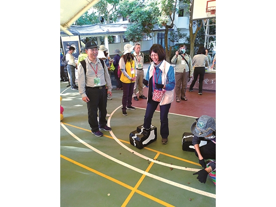 透過捕獸夾障礙賽的遊戲式模擬，體會保育概念的重要／玉管處 提供